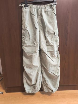 Šušťákové tenké kapsáčové nohavice, h&m,152