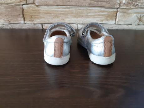 Kvalitné celokozenne topanocky, clarks,25