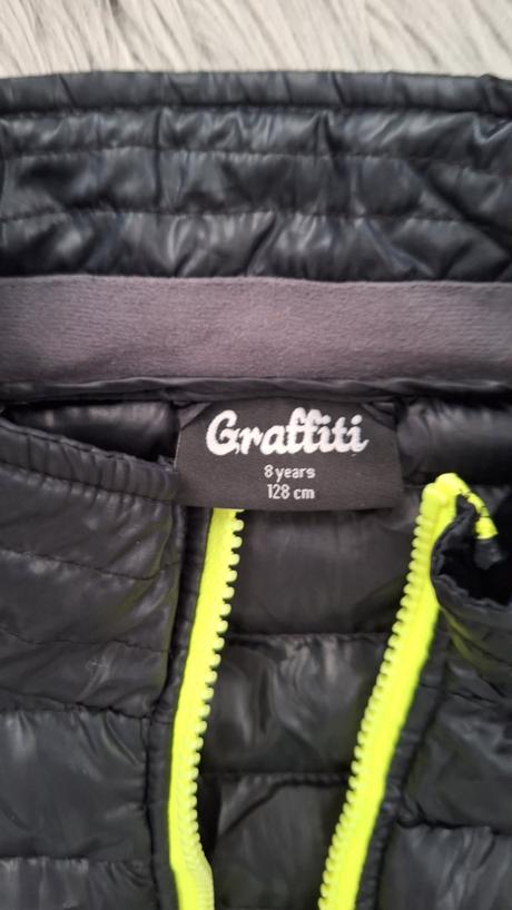 Prechodna bundicka graffiti, 128