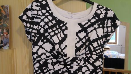 Top stav cierno smotanove saty  42 + kabatik, 42