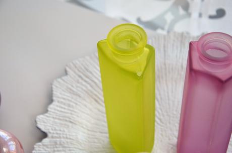 Sklenená ružová váza, 