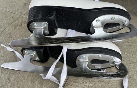 Korčule na ľad, 37