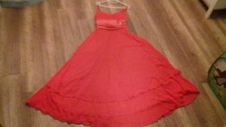 Spolocenske saty, 36