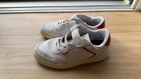 Botasky, levis,35