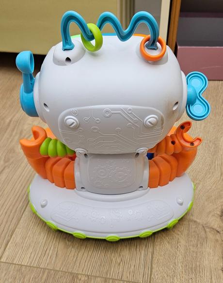 Interaktívny robot clementoni,
