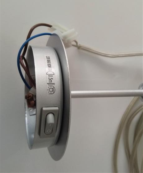 Predám lampu na stenu, 