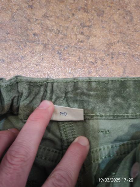 Hrubšie nohavice, 140