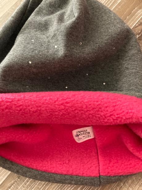 Dámska oteplená čiapka s kamenkami, 