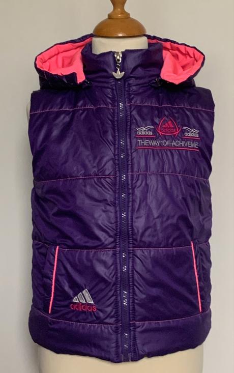 Dievčenská fialová vesta, 110