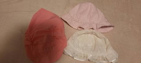 Letne klobúčiky, 52