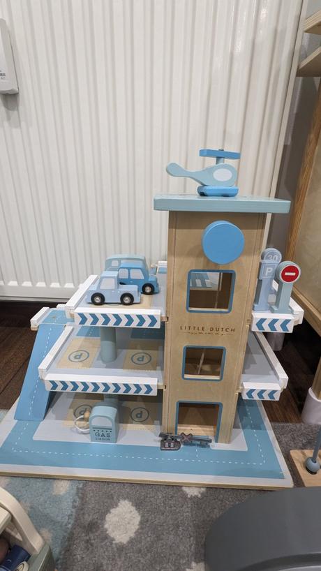 Luttle dutch garáž, 