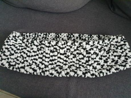 Handmade puffy sal/nakrcnik, s