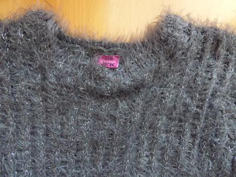 Chlpatý svetrík, 128