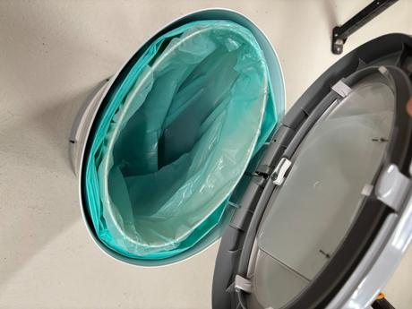 Korbell zamykatelny, bezdotykovy kos na plienky, 