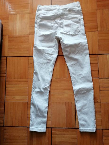 Biele slimkové elastické rifle, 36