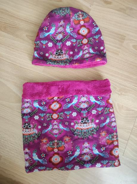 Čiapka a nákrčník, 80