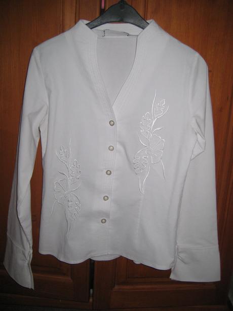 Blúzka s výšivkou, 36
