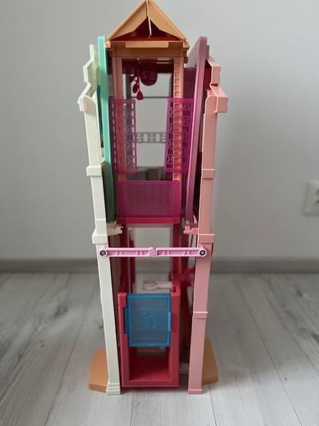 Barbie domček, auto, bazén, 