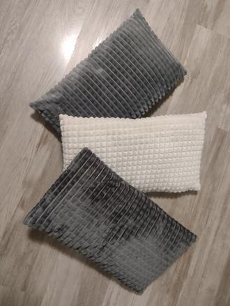 3x vankúš, šírka (cm): 45,dĺžka (cm): 30