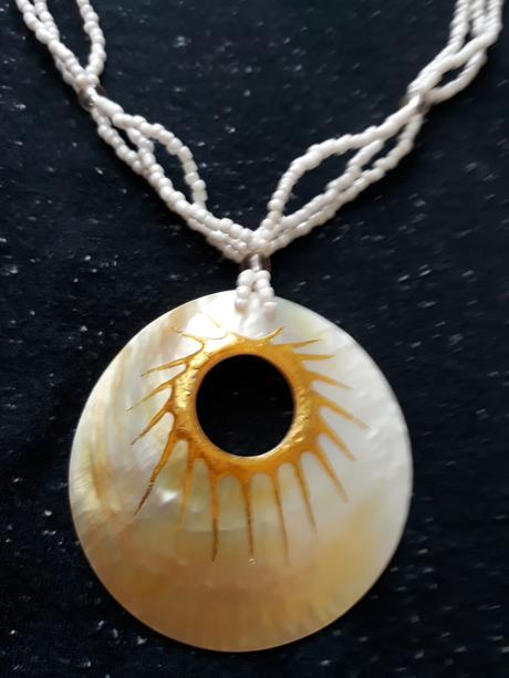 Náhrdelník - mušla + korálky, 