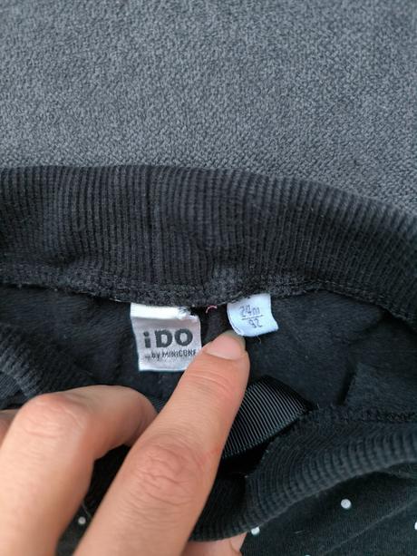 Čierne bodkované tepláky, ido,86