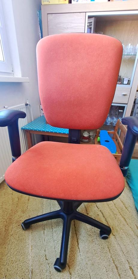 Kancelárska stolička, 