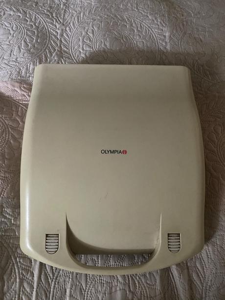 Kufríkový písací stroj,