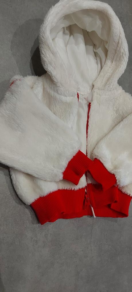 Prechodná chlpatá bundička pre malú slečnu, 74