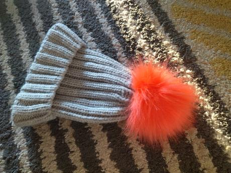 Čiapka s brmbolcom 146/158, primark,146