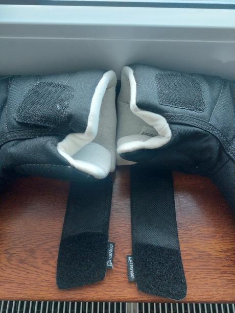 Snehule unisex minimálne nosene, nepremokave, quechua,32