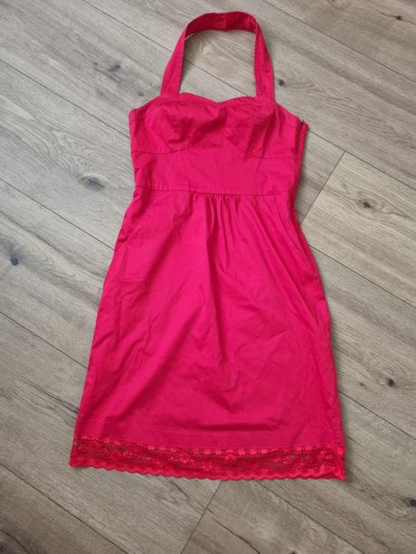 Červené elastické šaty s čipkou veľ. m, m