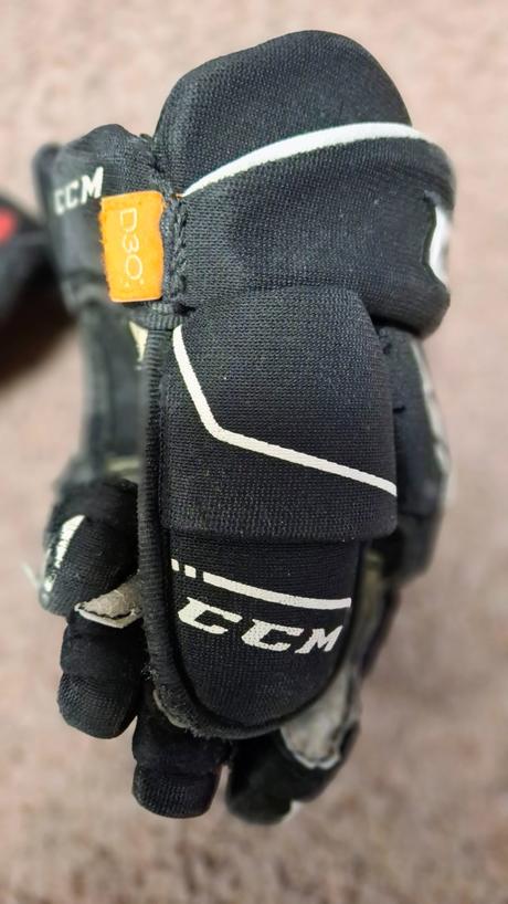 Hokejové  rukavice, poškodené, bauer,m