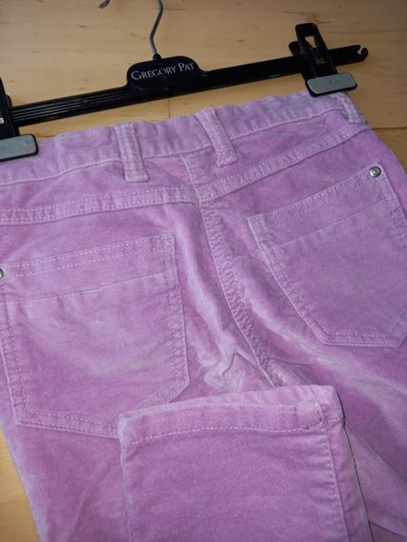 Pekné dievčenské nohavice, 122