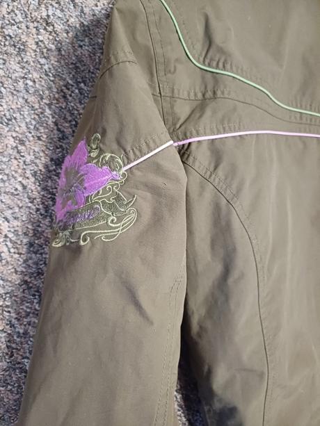 Dievčenská bunda, 164