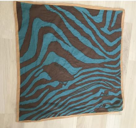 Roberto cavalli šatka,