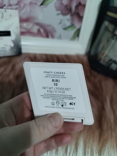 Fenty cheeks - púdrová licenka, 