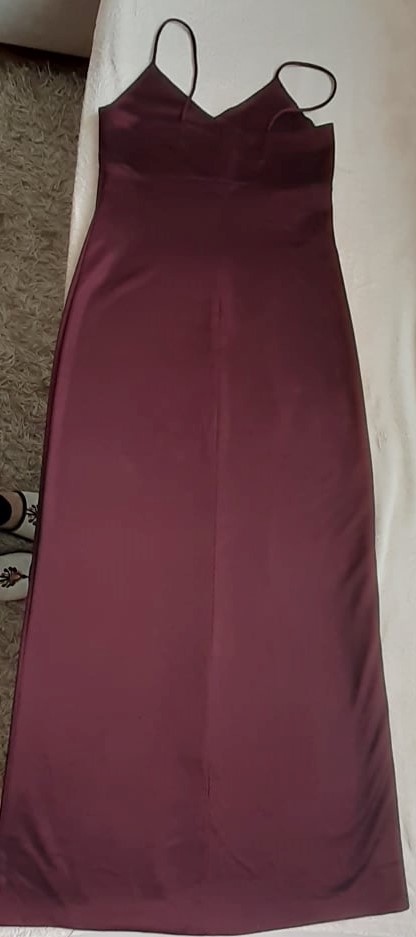 Jednoduché spoločenské šaty so štólou, 42