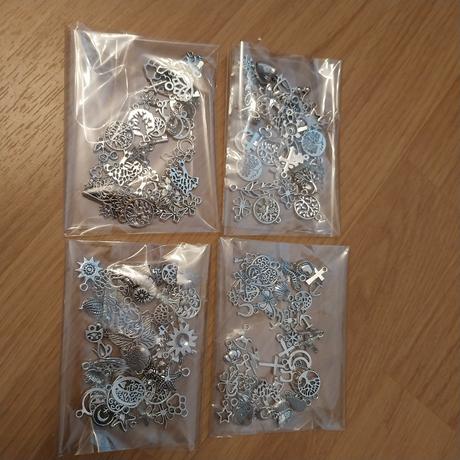 4 balenia priveskov na tvorbu (200ks),