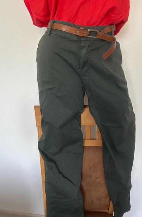 Nove nohavice, 44 / xl