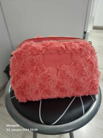 Hunata kozmeticka tasticka,