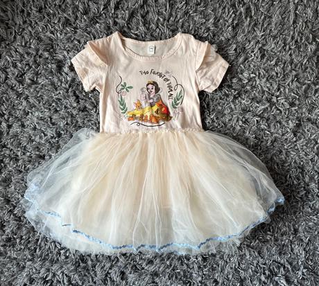 Šaty so snehulienkou, 122