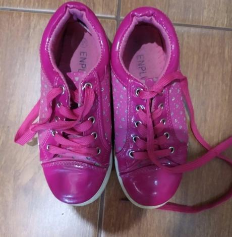 Lakované tenisky, 31