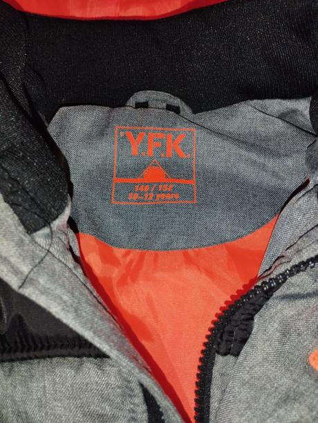 Zimná bunda top stav, 146