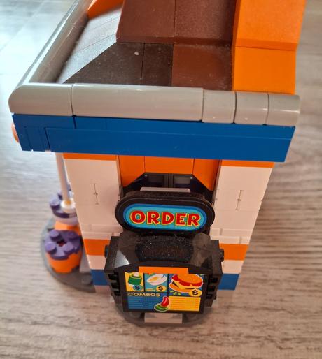 Lego fortnite 77076 reštaurácia durr burger,