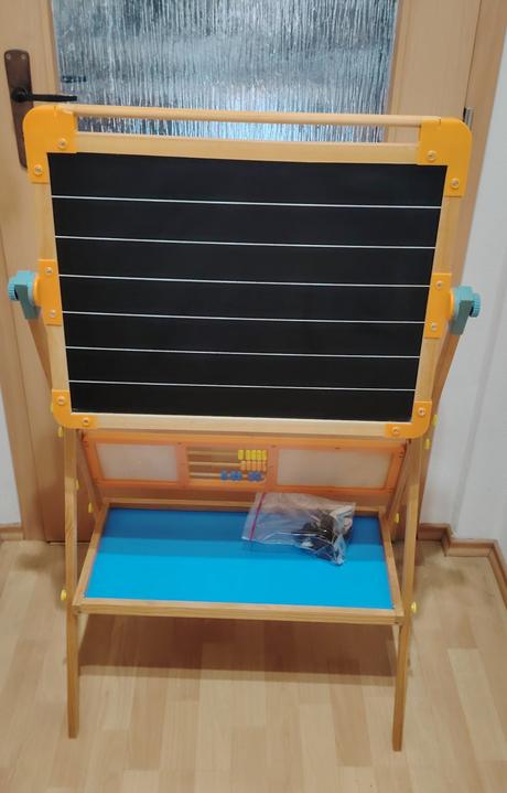 Detská obojstranná tabuľa (kriedová a magnetická).,