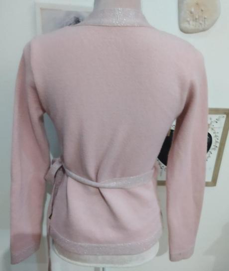 Zavinovaci svetrík, 