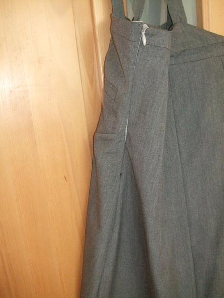 Elegantná sukňa s  trakmi, 164