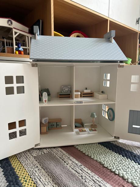 Drevený domček pre bábiky little dutch, 