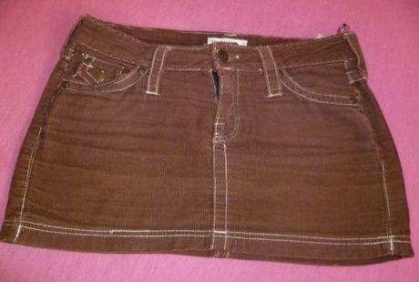 Hnedá minisukna, m