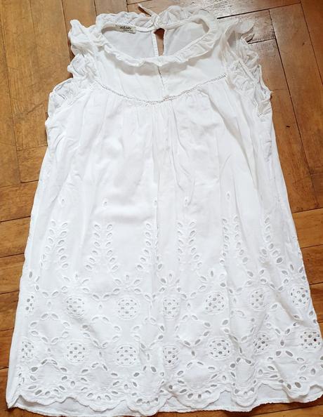 Letné vyšívané šaty, 164